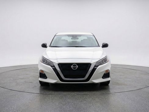 Used 2025 Nissan Altima 2.5 SV image 2