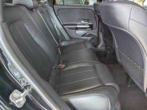 Used 2025 Mercedes-Benz GLA 250 image 25