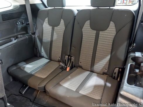 Used 2022 Kia Sorento LX image 17