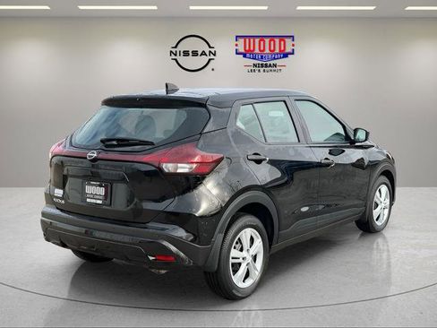 Certified 2025 Nissan Kicks Play S image 3