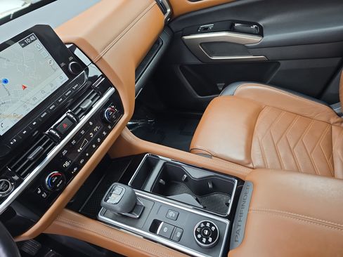 Certified 2023 Nissan Pathfinder Platinum image 24