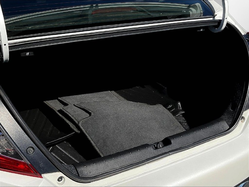 Used 2020 Honda Civic Touring image 7