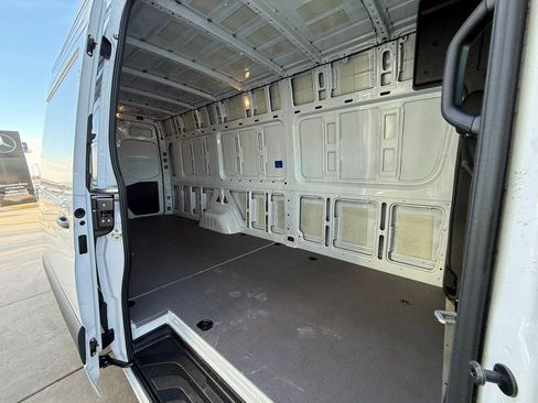 New 2025 Mercedes-Benz Sprinter 2500 image 24