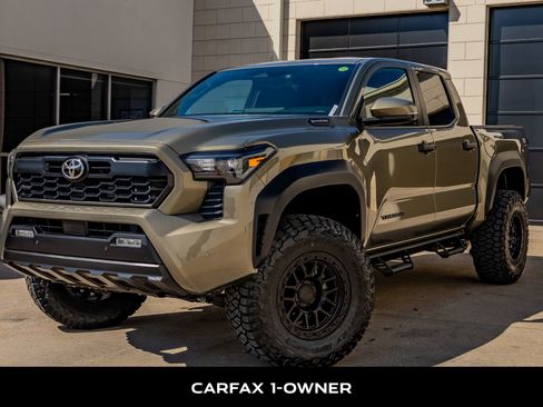 Used 2025 Toyota Tacoma TRD Off-Road w/ TRD Off Road Upgrade Package image 5