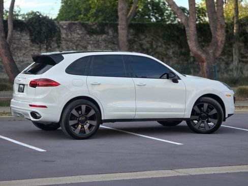 Used 2016 Porsche Cayenne AWD/4WD image 6