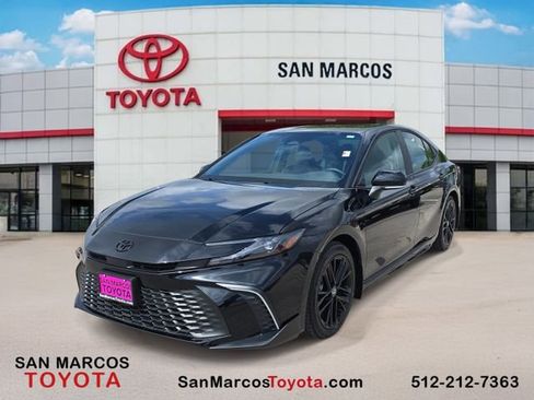Used 2026 Toyota Camry SE w/ Convenience Package image 1