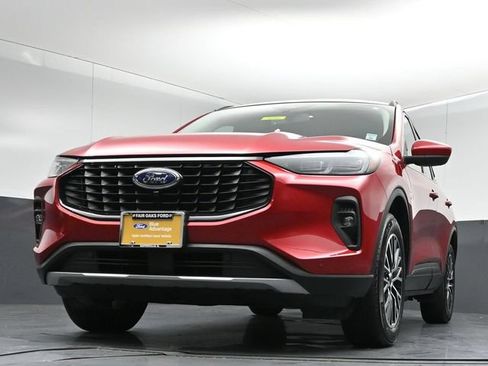 Certified 2025 Ford Escape SE w/ PHEV Premium Package FWD image 35