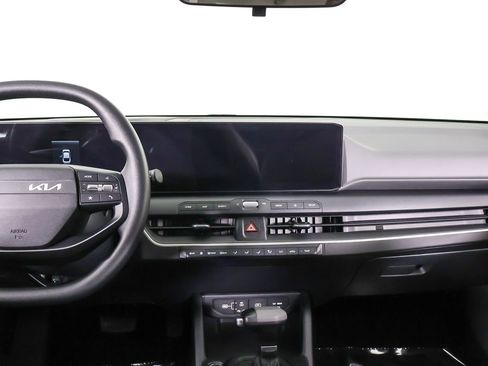 Used 2025 Kia K4 FWD image 33