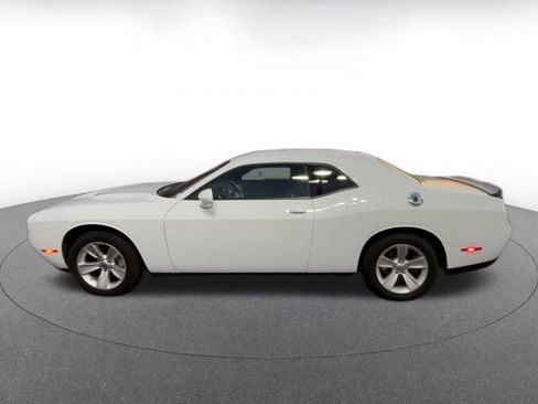 Used 2023 Dodge Challenger SXT image 9