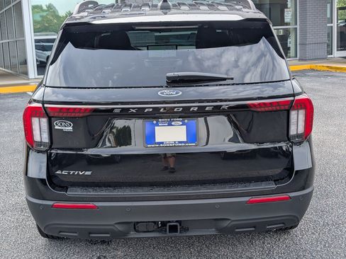 New 2026 Ford Explorer Active RWD image 10
