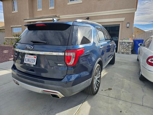 Used 2017 Ford Explorer Platinum image 2