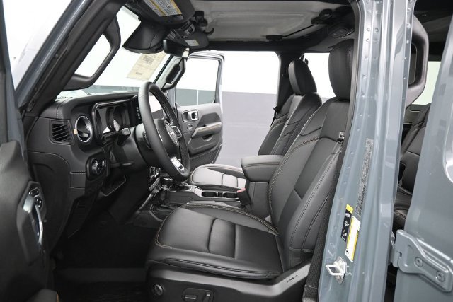 New 2026 Jeep Wrangler Unlimited Sahara w/ Safety Group AWD/4WD image 9