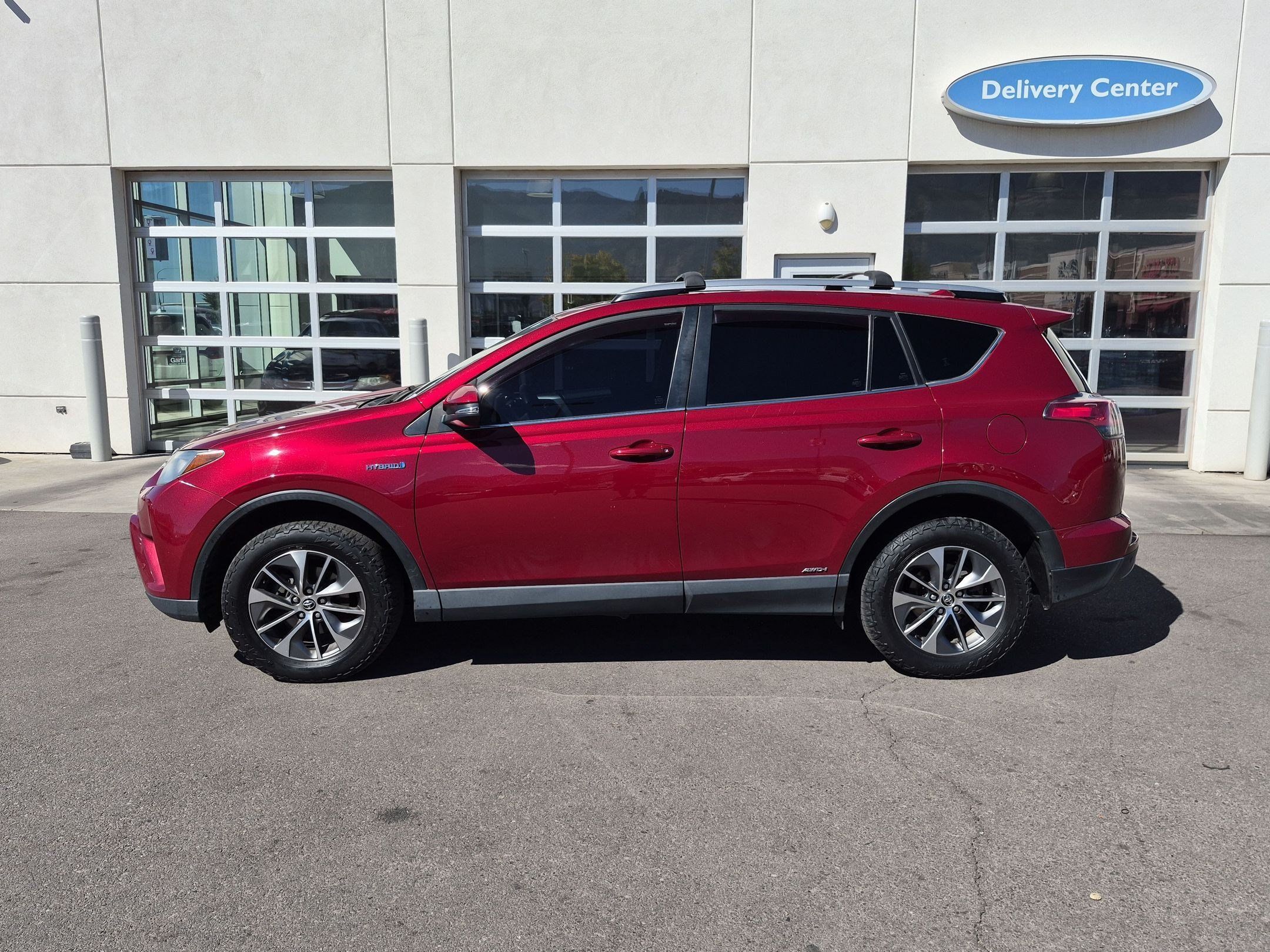 Used 2018 Toyota RAV4 XLE w/ Convenience Package AWD/4WD image 9