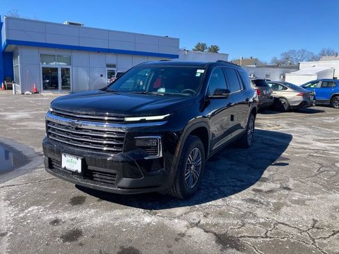 New 2026 Chevrolet Traverse LT w/ Driver Confidence Package image 3