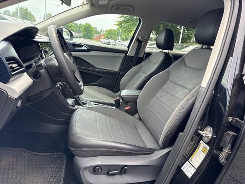 Certified 2022 Volkswagen Taos SE AWD/4WD image 11