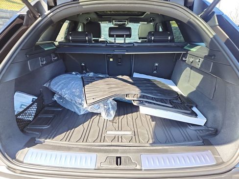 New 2026 Land Rover Range Rover Velar Dynamic SE AWD/4WD image 13