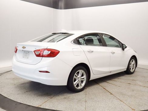 Used 2016 Chevrolet Cruze LT w/ Convenience Package FWD image 10