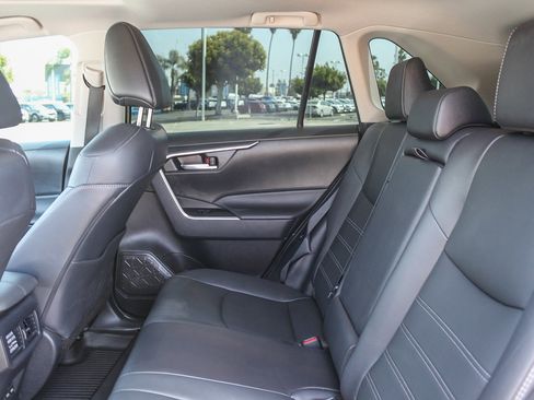 Used 2025 Toyota RAV4 XLE Premium image 21