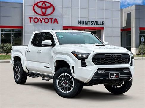 Used 2024 Toyota Tacoma TRD Sport image 1