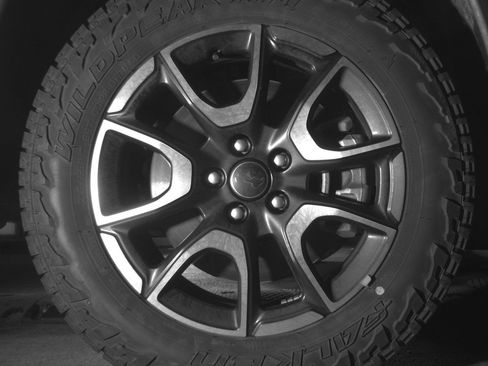 Used 2025 Jeep Compass Trailhawk AWD/4WD image 13