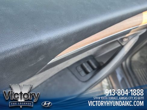 Used 2023 Tesla Model Y Performance AWD/4WD image 11