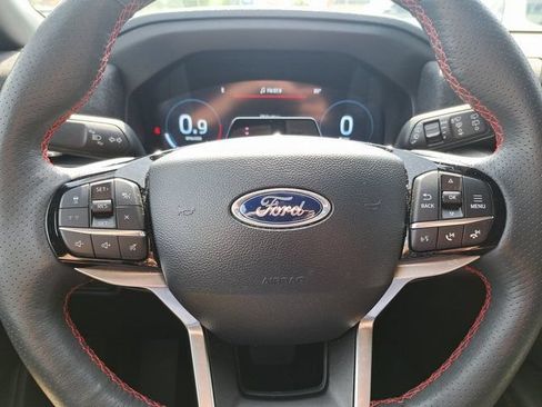 Used 2025 Ford Explorer ST-Line w/ Premium Package RWD image 12