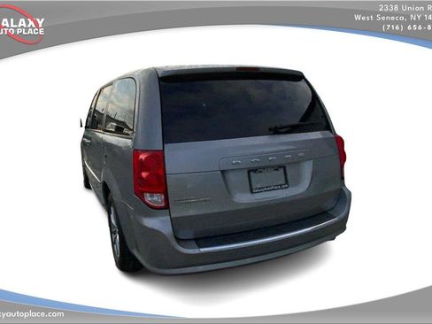 Used 2017 Dodge Grand Caravan SE FWD image 7