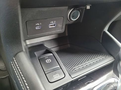 Used 2021 Nissan Kicks SV image 24