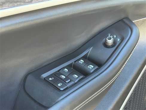 Used 2022 Jeep Grand Cherokee L Limited image 25