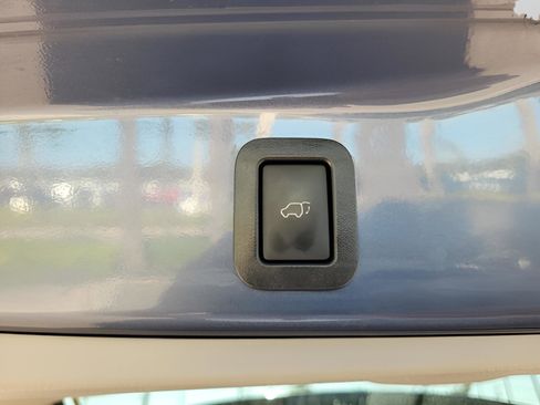 Certified 2019 Toyota Highlander Limited image 33