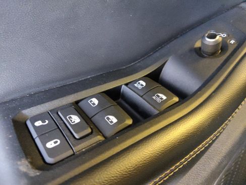 Used 2024 Jeep Grand Cherokee Laredo RWD image 27