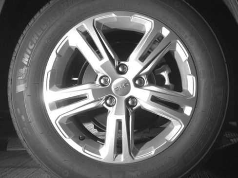 Used 2024 GMC Terrain SLE FWD image 15