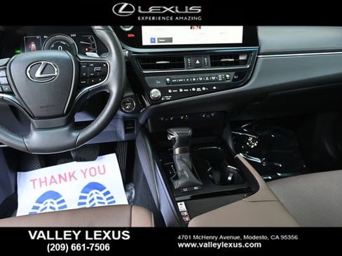 Used 2023 Lexus ES 300h w/ Premium Package FWD image 18