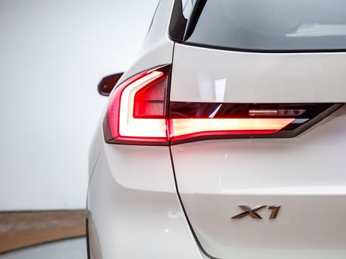 Certified 2023 BMW X1 xDrive28i w/ Convenience Package image 10