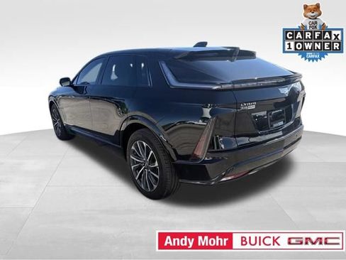 Used 2025 Cadillac Lyriq Sport AWD/4WD image 9