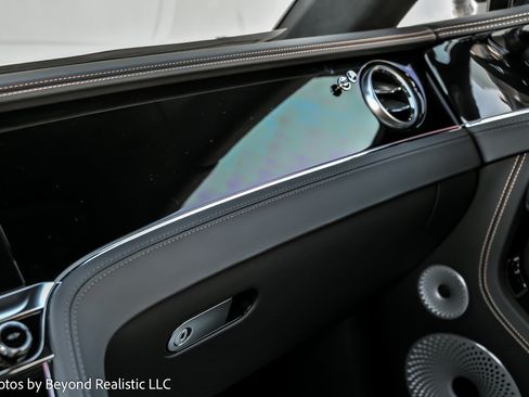 Used 2025 Bentley Continental GT image 45