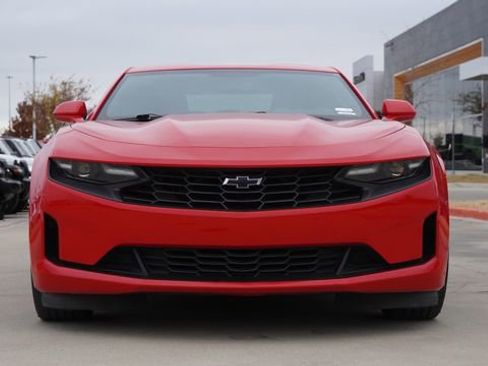 Used 2020 Chevrolet Camaro LT image 2