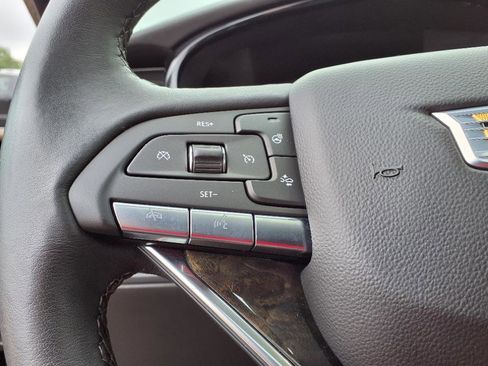 Used 2024 Cadillac XT6 Premium Luxury image 18