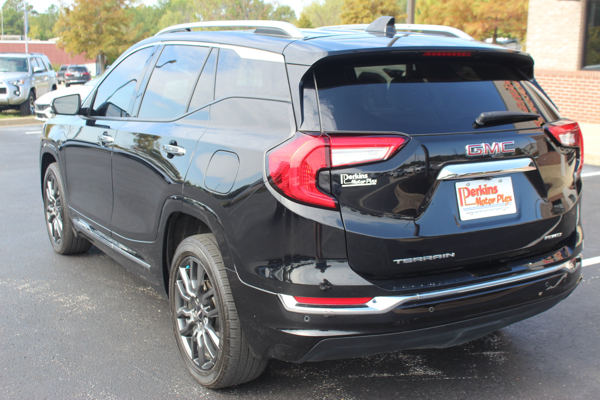 Used 2023 GMC Terrain Denali w/ Black Diamond Edition AWD/4WD image 8