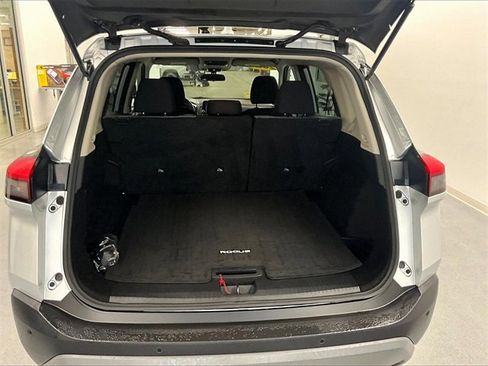 Used 2023 Nissan Rogue SV image 36