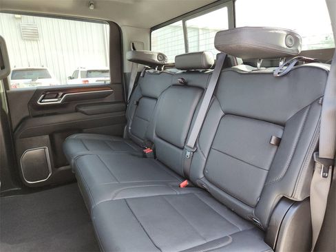 Used 2025 GMC Sierra 2500 Denali w/ Denali Reserve Package image 17