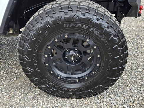 Used 2020 Jeep Wrangler Unlimited Rubicon AWD/4WD image 9
