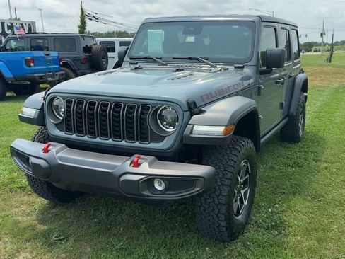 Used 2025 Jeep Wrangler Unlimited Rubicon w/ Convenience Group AWD/4WD image 2