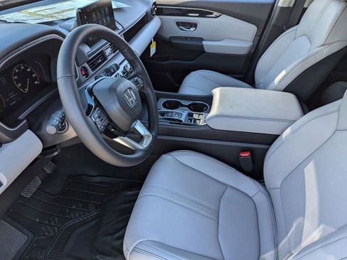 New 2025 Honda Pilot EX-L image 10