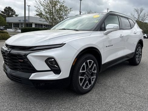 Used 2025 Chevrolet Blazer RS w/ Enhanced Convenience Package FWD image 8