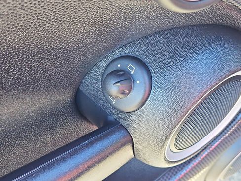 Used 2015 MINI Cooper S image 23