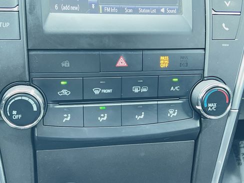 Used 2017 Toyota Camry LE FWD image 20