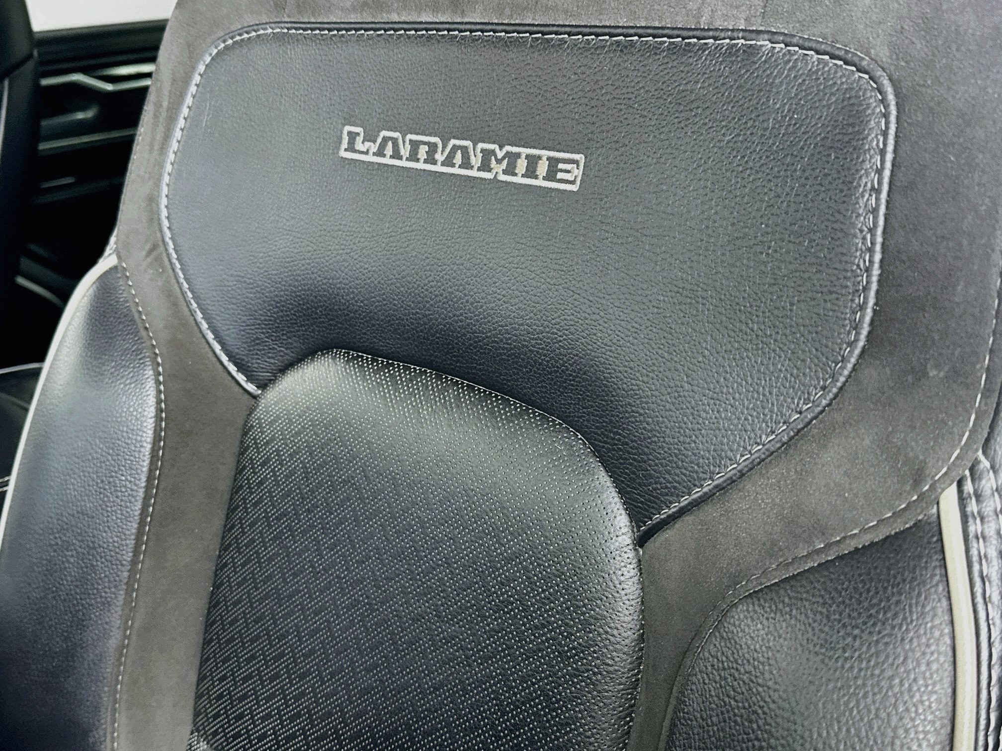 Used 2023 RAM 1500 Laramie AWD/4WD image 20