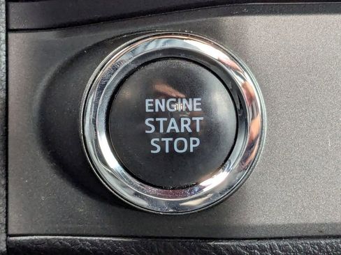 Used 2017 Toyota Tacoma TRD Sport image 30