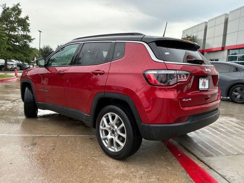 Used 2025 Jeep Compass Limited AWD/4WD image 8